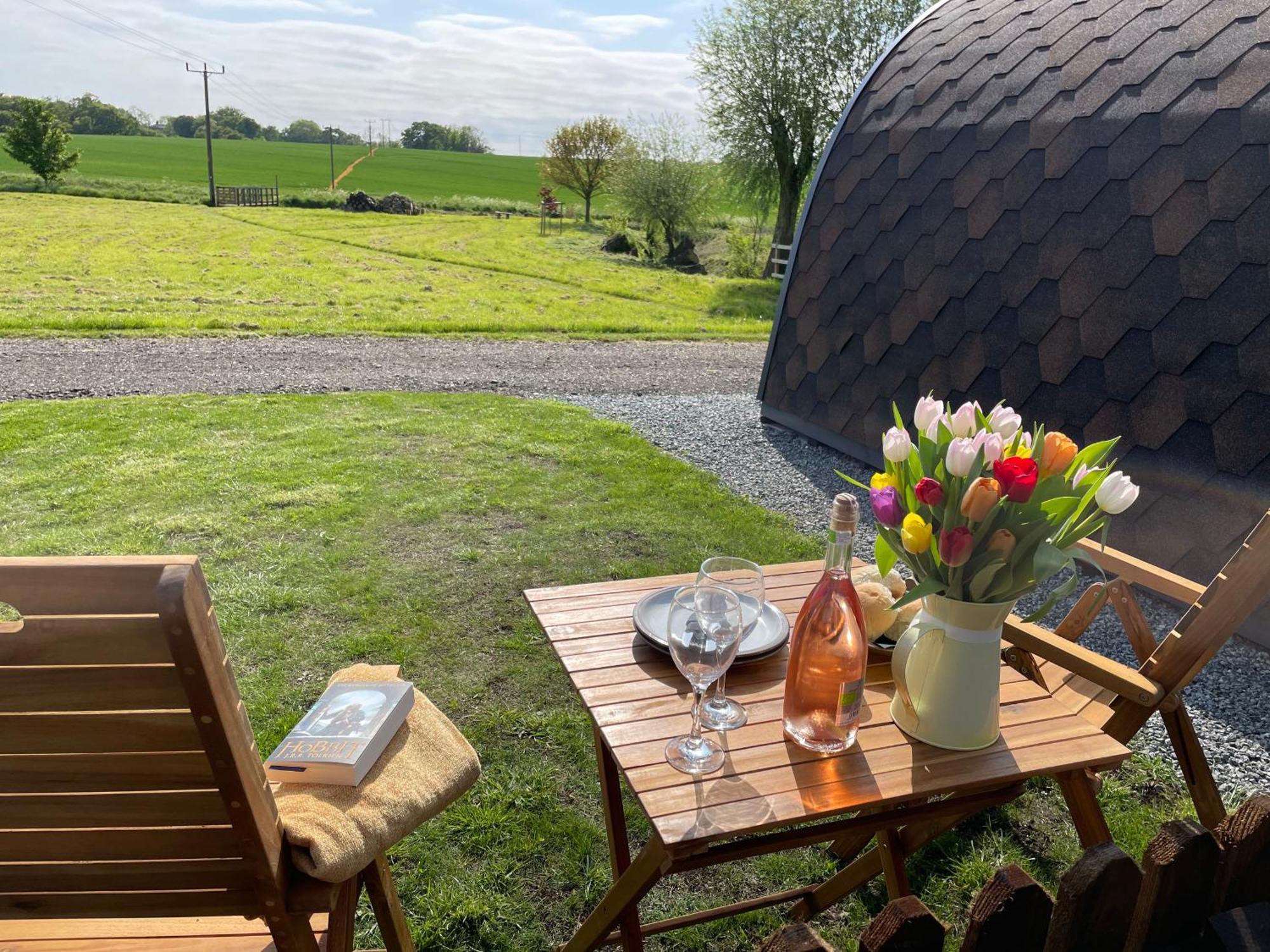 Waterpump Pod For 2 Adults With Ensuite In The Suffolk Countryside Badingham Eksteriør bilde